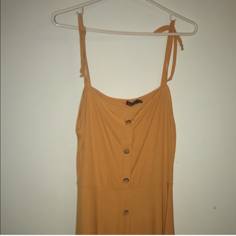 🖤Mustard yellow boohoo spaghetti strap dress 🖤